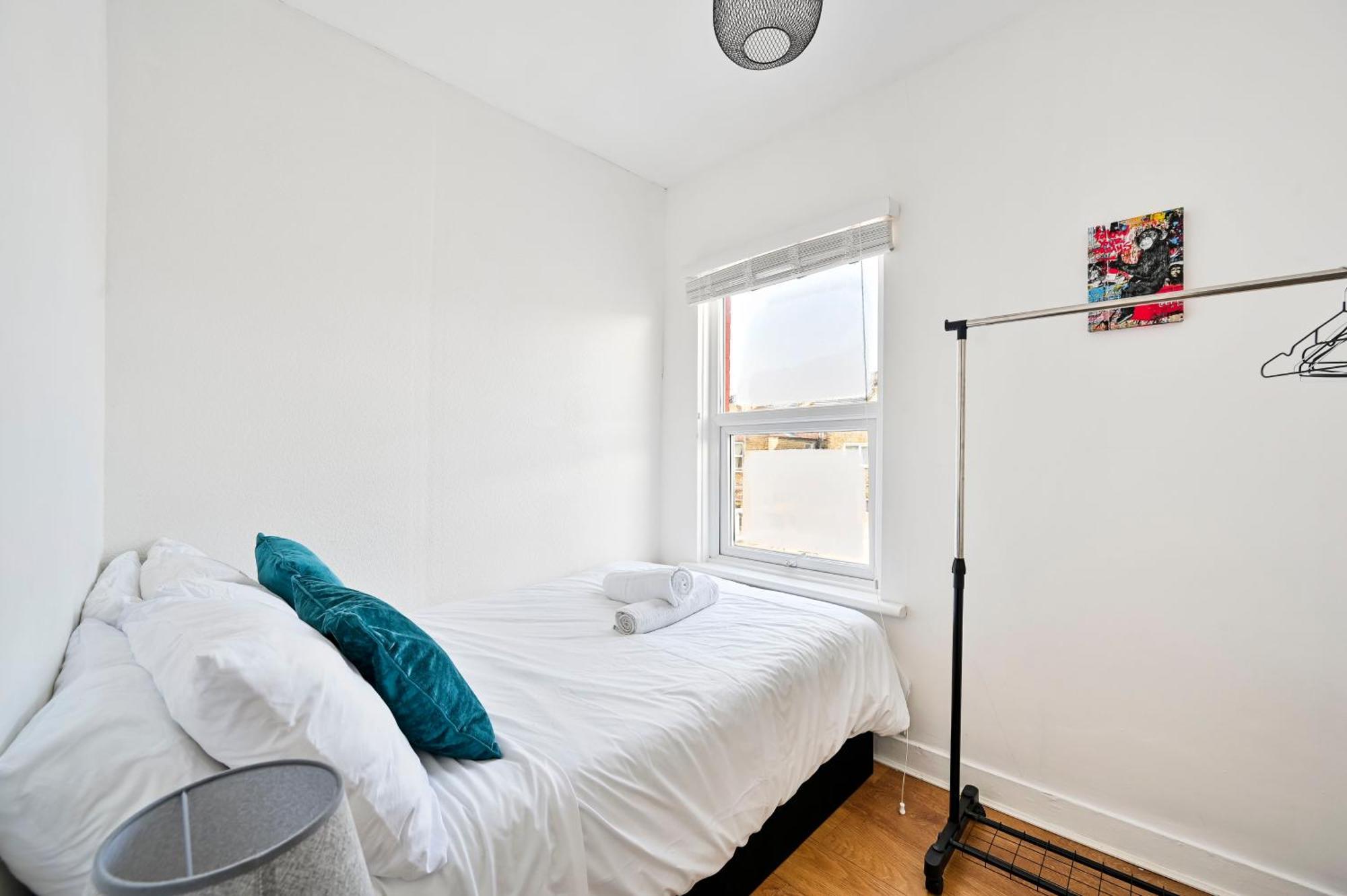2-Bed, Sleeps 8 In Leyton E10, Near Stratford, Overground Lines, Olympic Village, Central London, Leyton Orient Fc Apartment *
